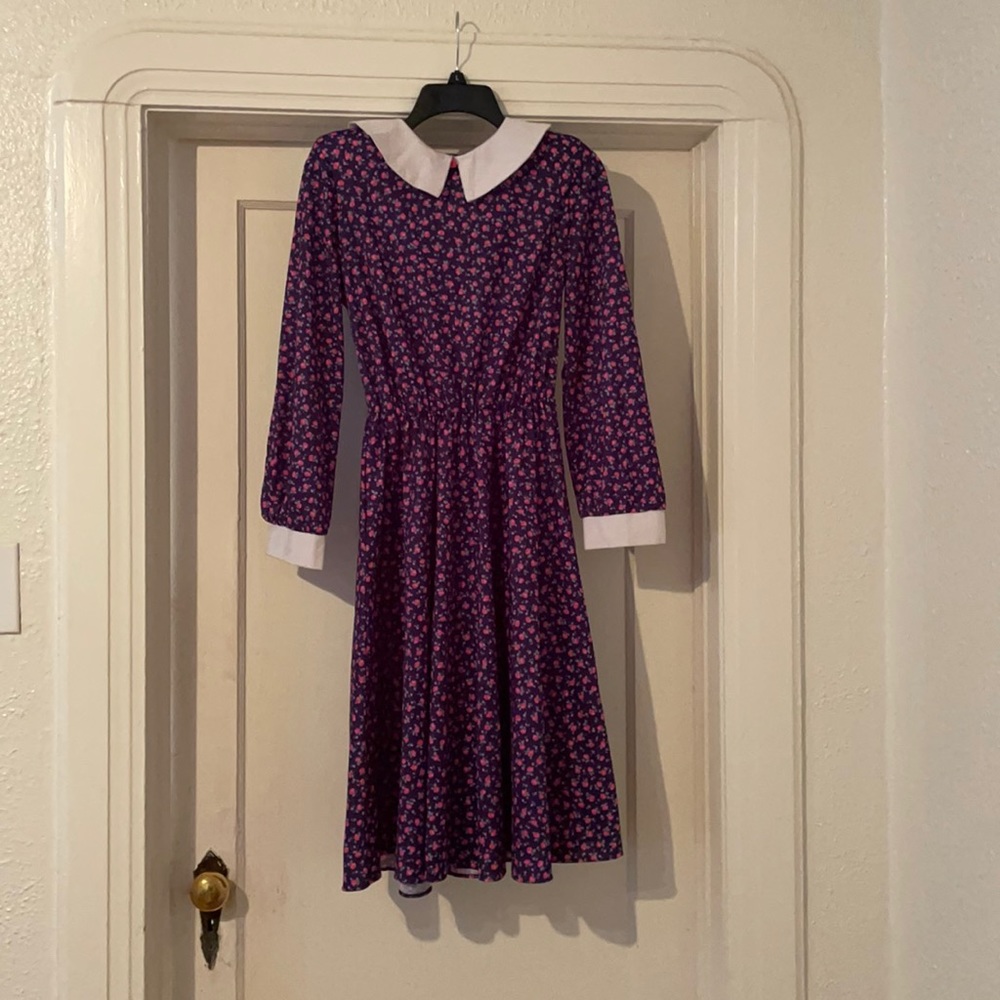 Adorable 80/90’s floral Rose patterned Peter Pan collar dress from CG II